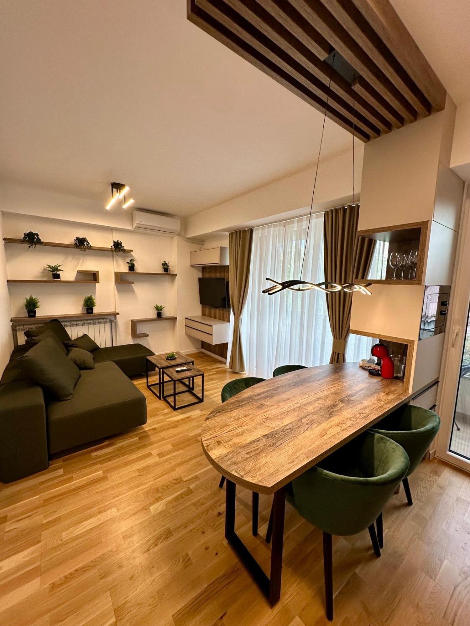 Downtown Riverside Apartments 斯科普里 外观 照片