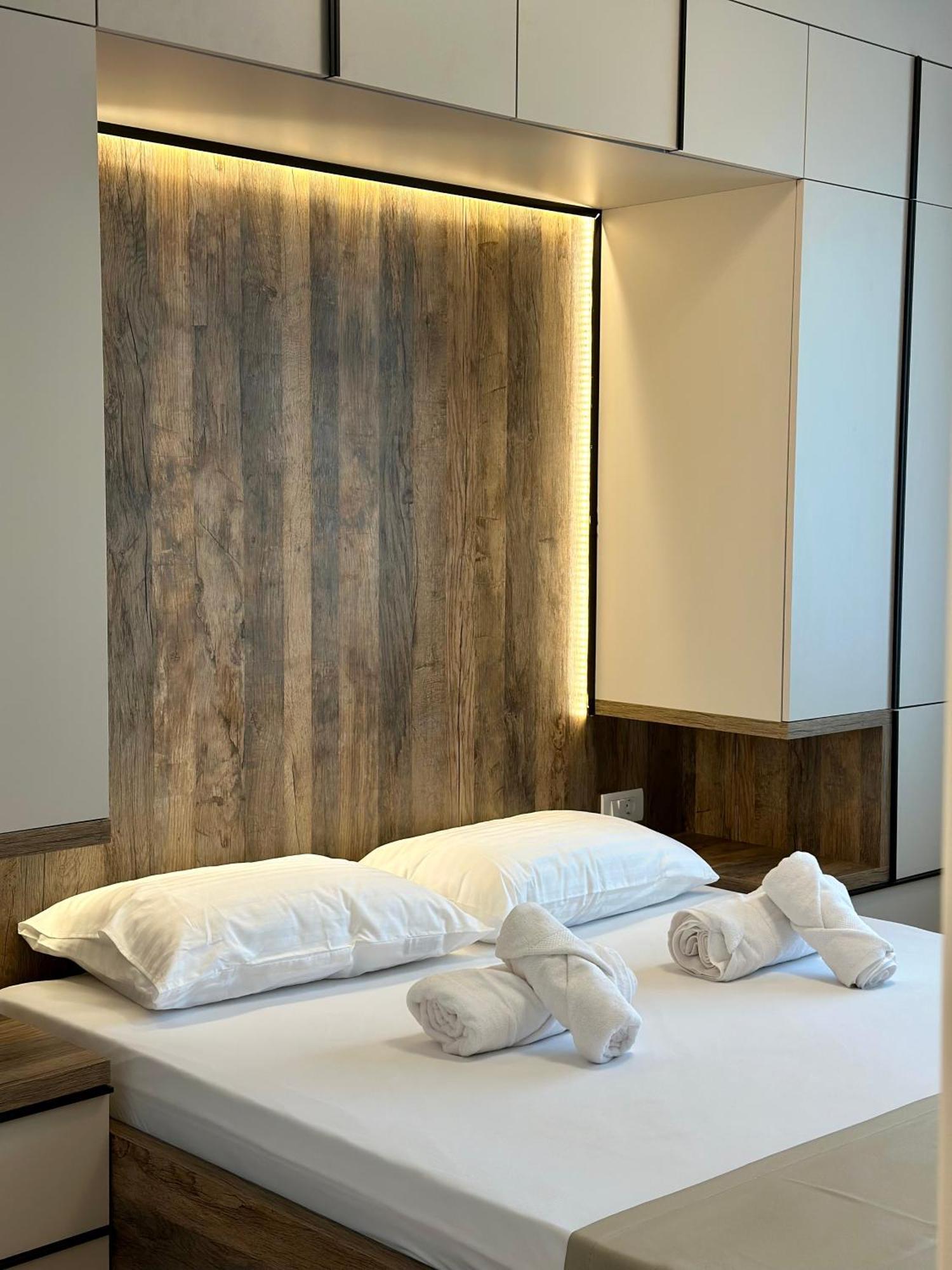 Downtown Riverside Apartments 斯科普里 外观 照片