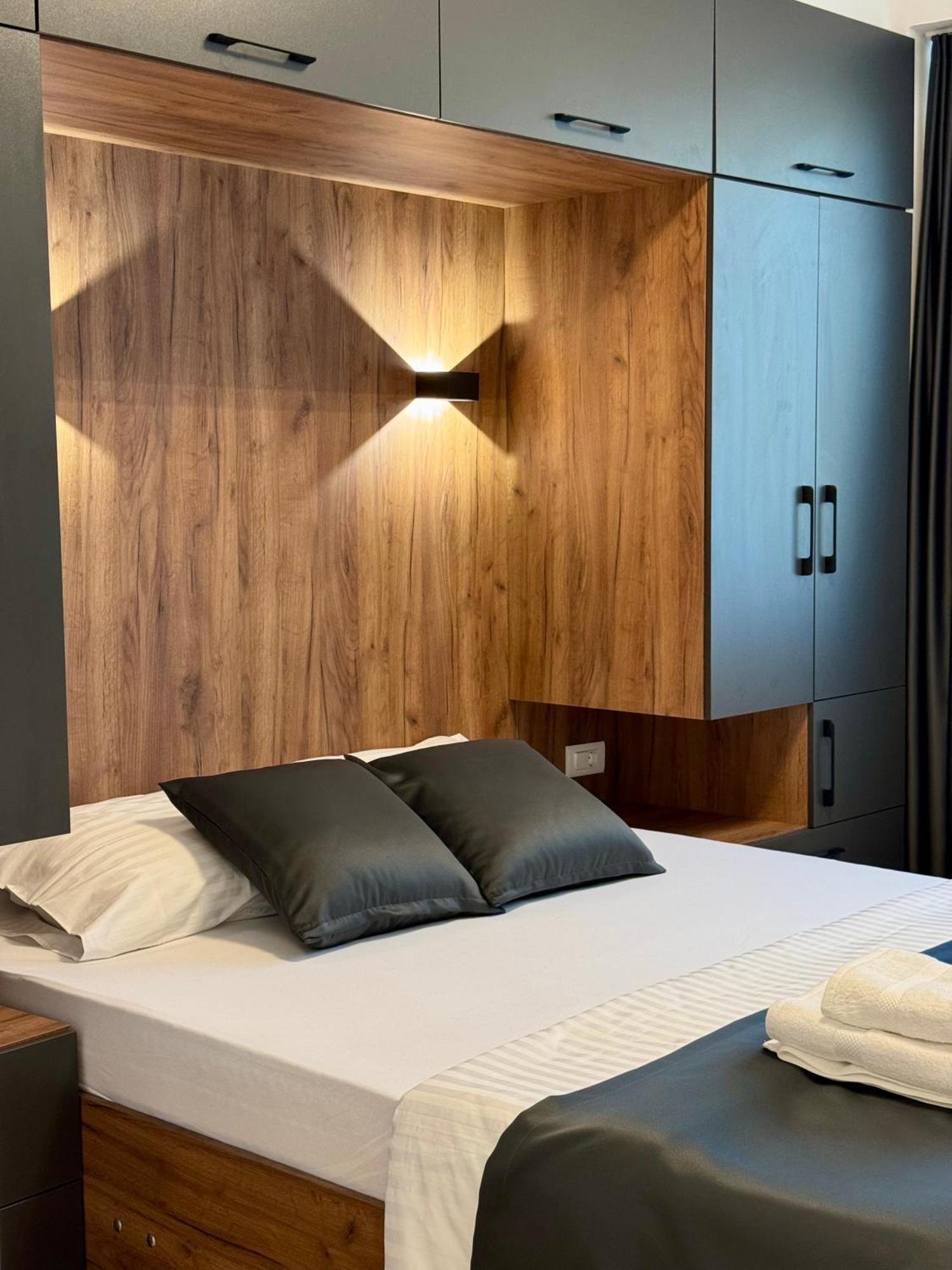Downtown Riverside Apartments 斯科普里 外观 照片