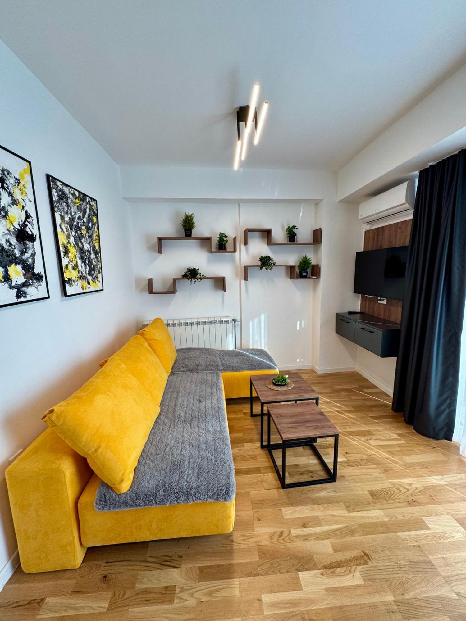 Downtown Riverside Apartments 斯科普里 外观 照片