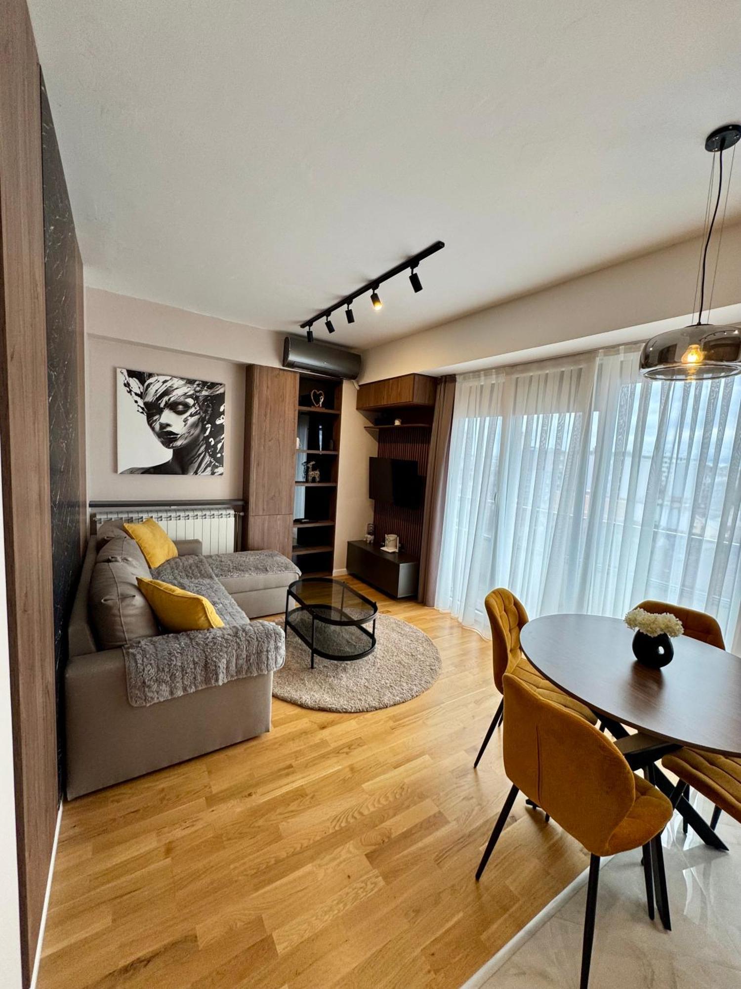 Downtown Riverside Apartments 斯科普里 外观 照片