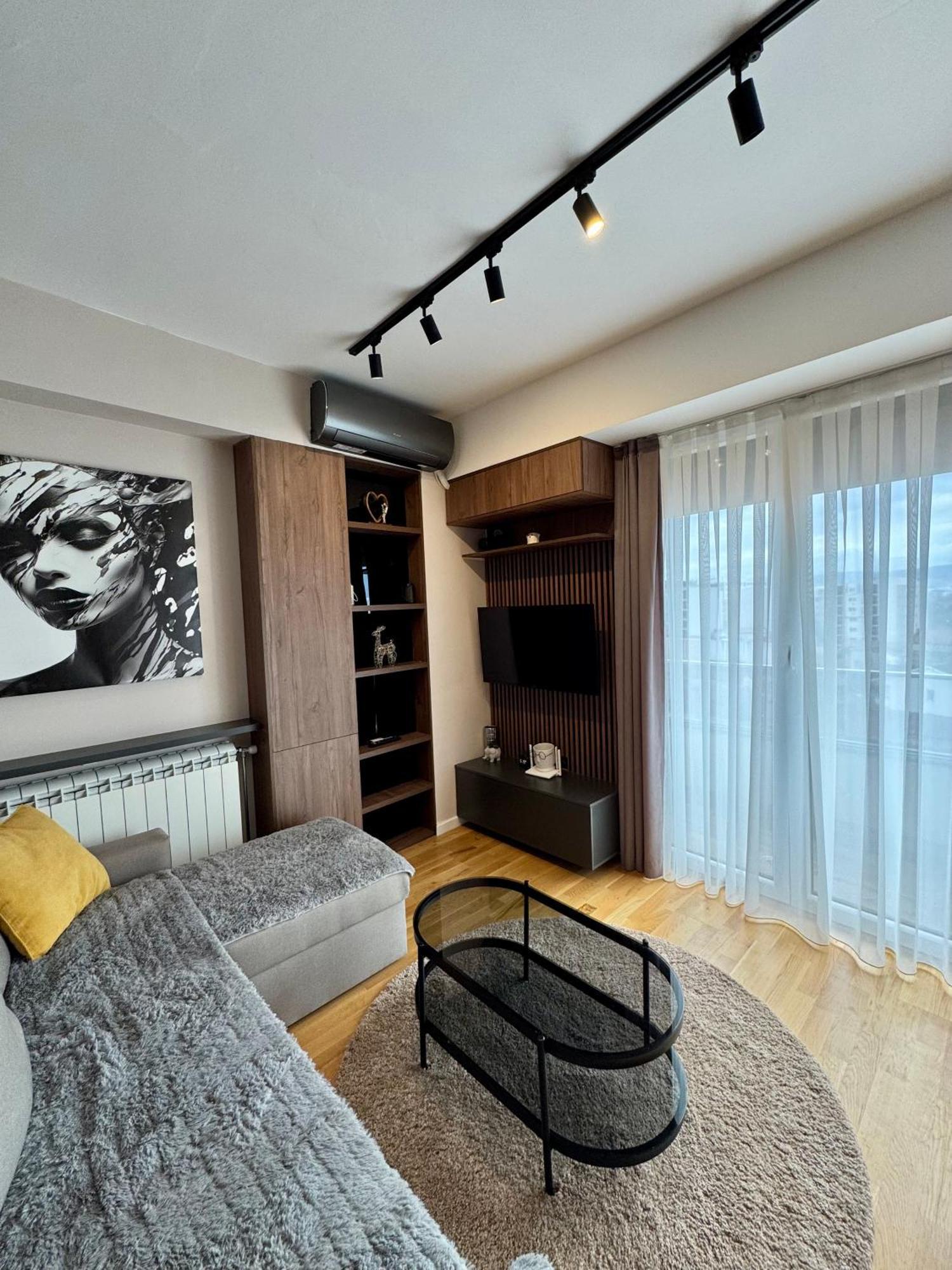 Downtown Riverside Apartments 斯科普里 外观 照片