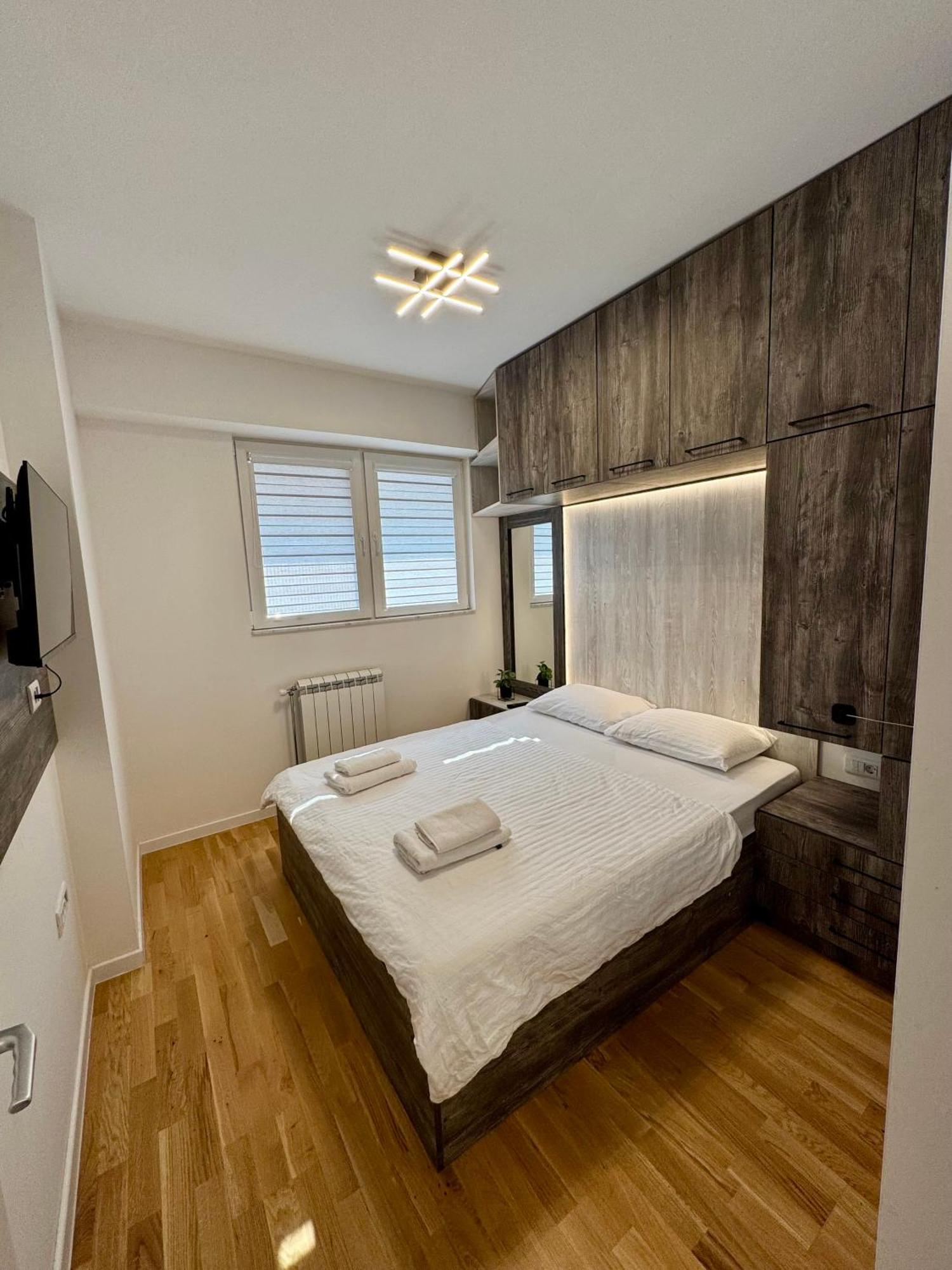 Downtown Riverside Apartments 斯科普里 外观 照片