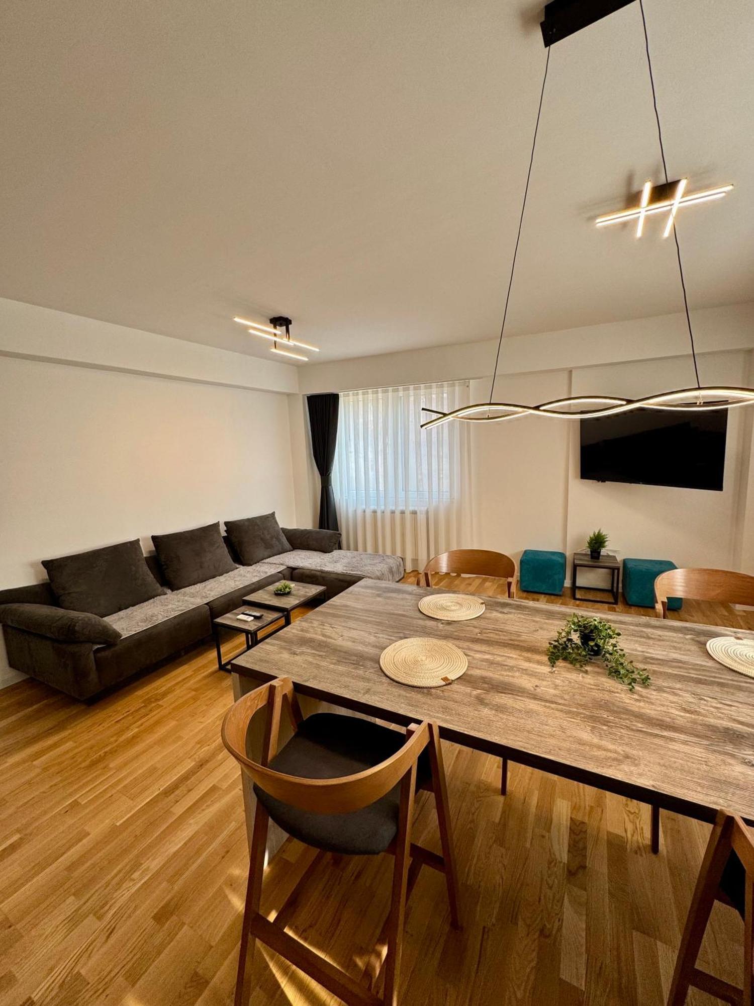 Downtown Riverside Apartments 斯科普里 外观 照片