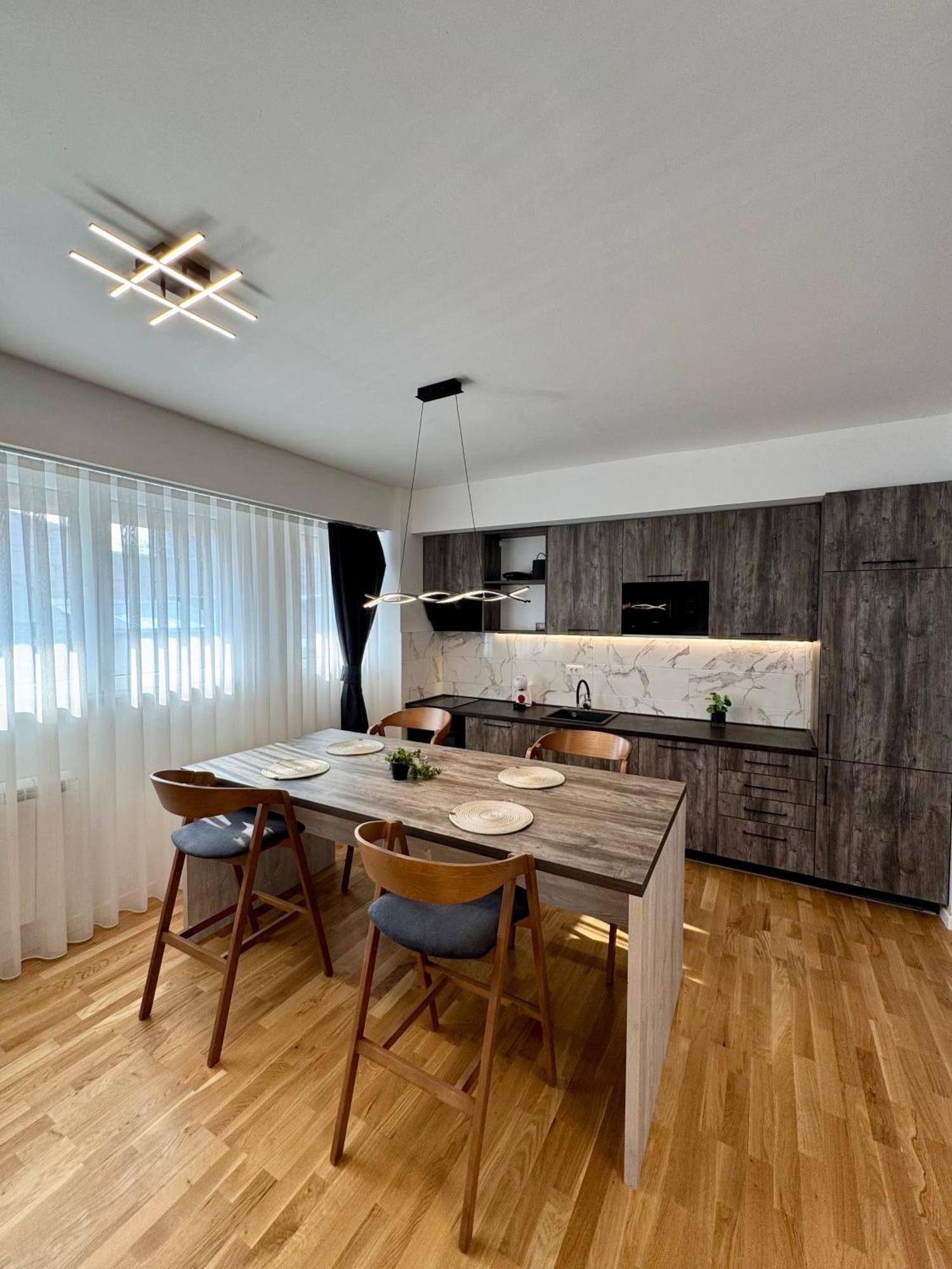 Downtown Riverside Apartments 斯科普里 外观 照片